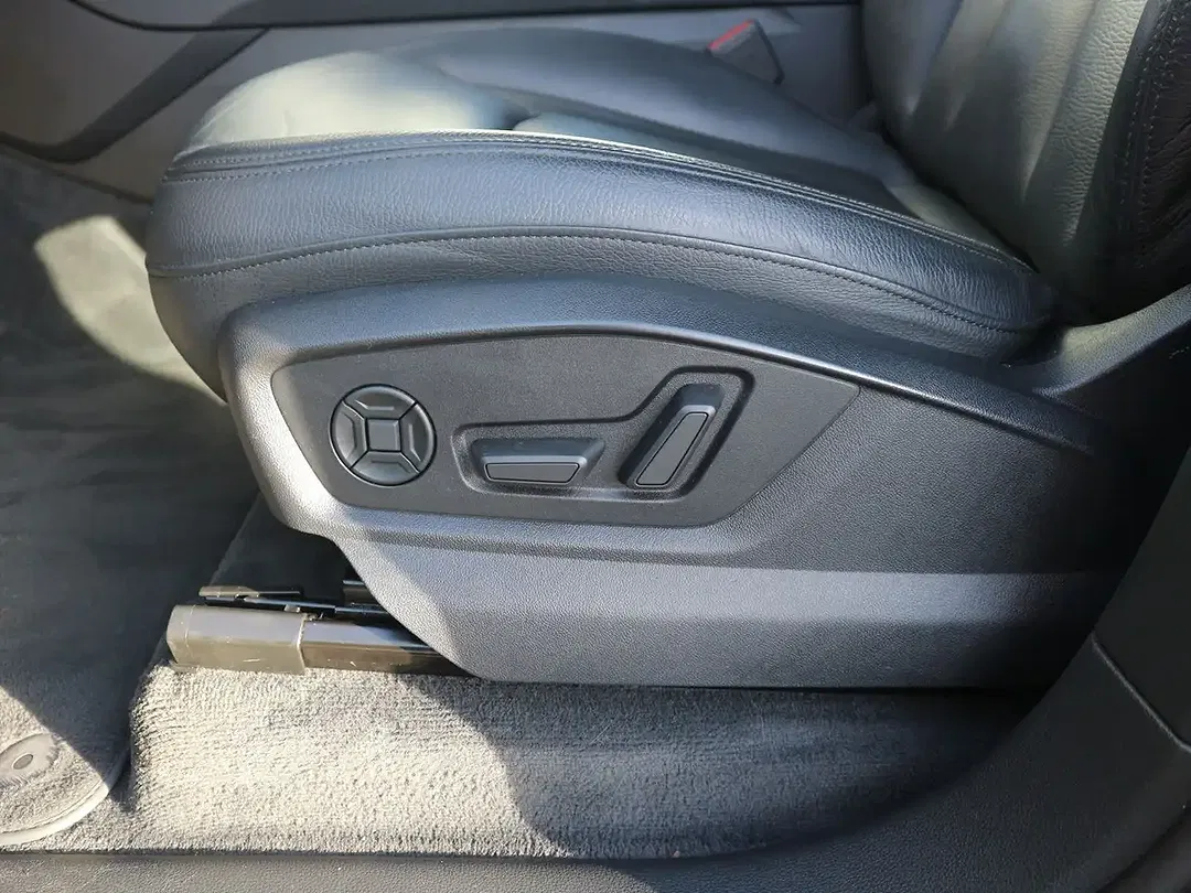 Audi Q7 - Thumbnail 11