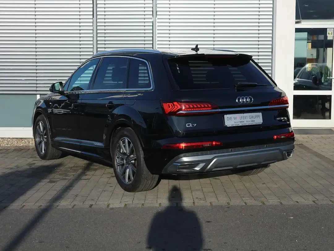 Audi Q7 - Thumbnail 3