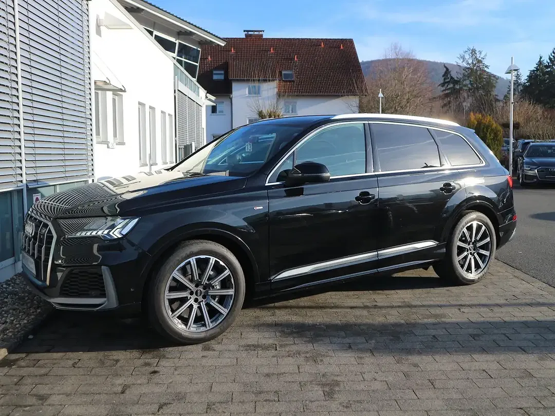 Audi Q7 - Thumbnail 4
