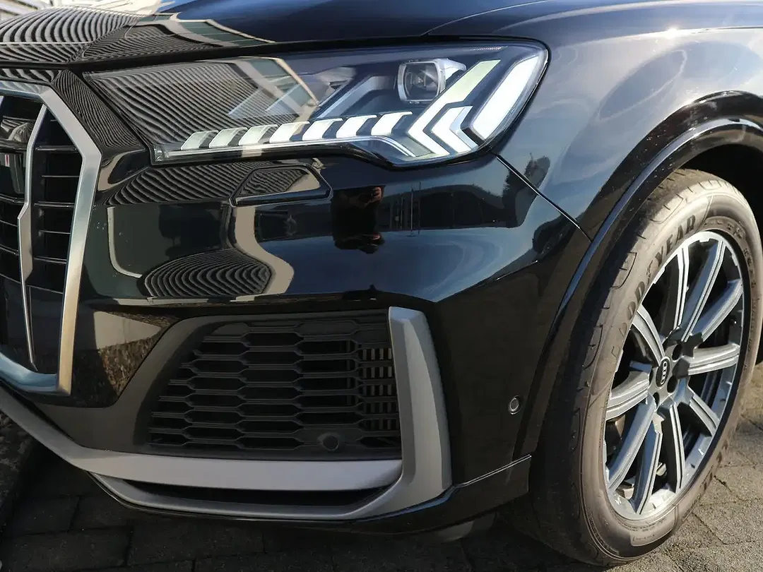 Audi Q7 - Thumbnail 5