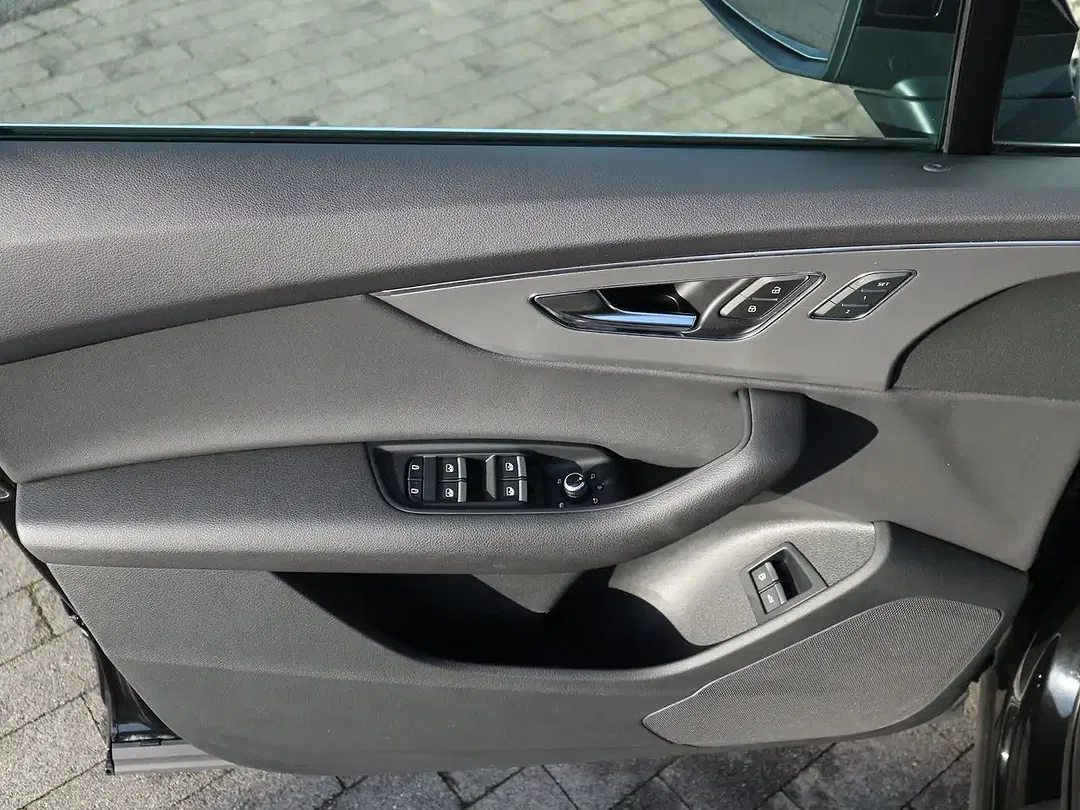Audi Q7 - Thumbnail 7