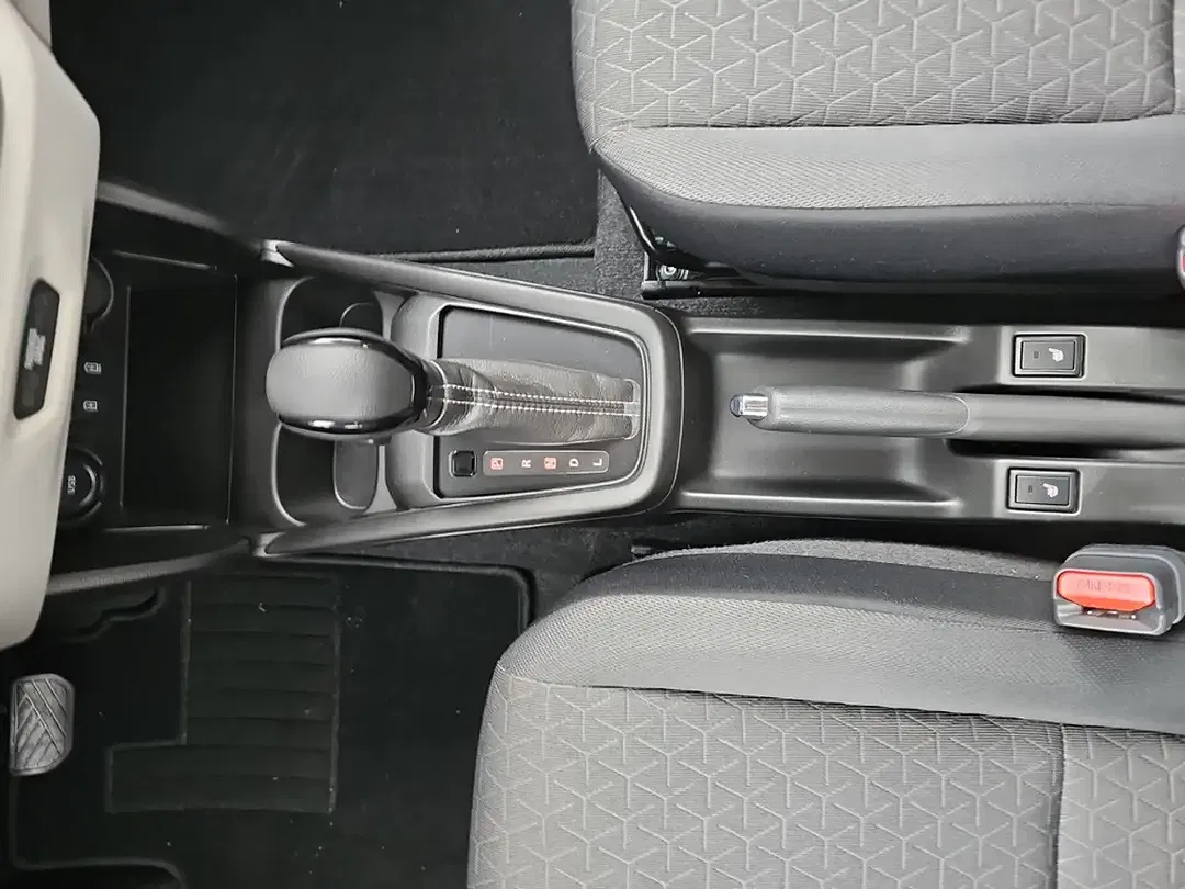 Suzuki Swift - Thumbnail 15