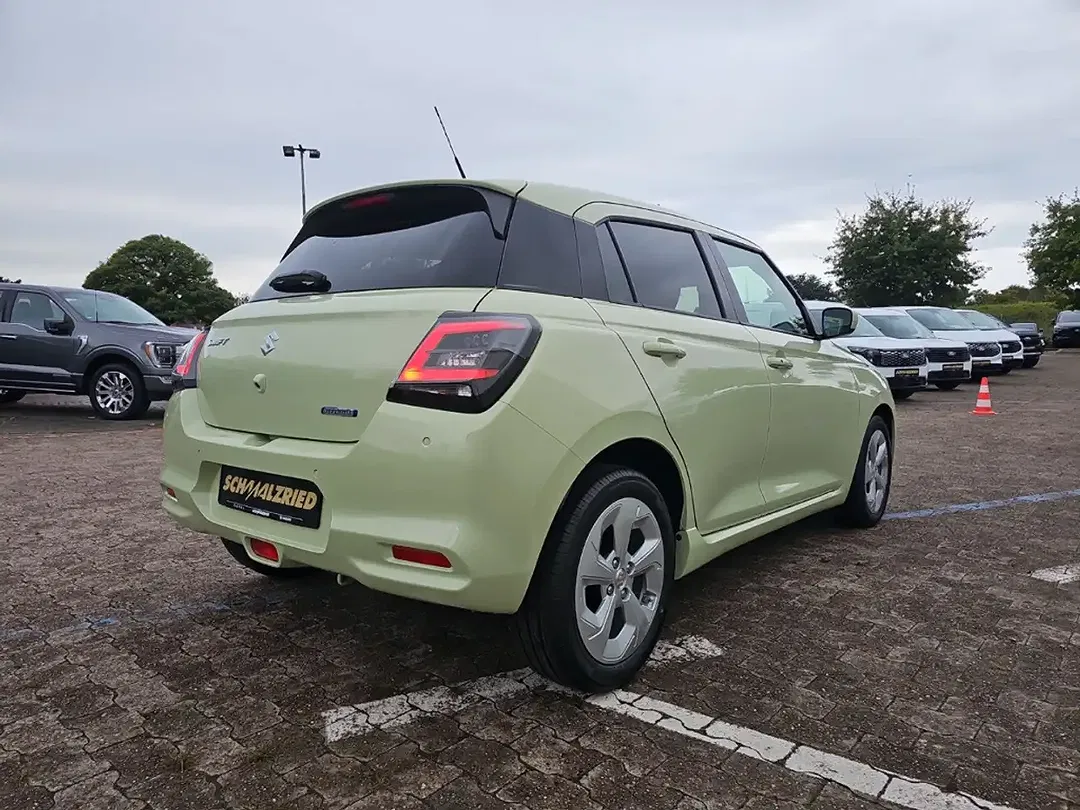 Suzuki Swift - Thumbnail 5