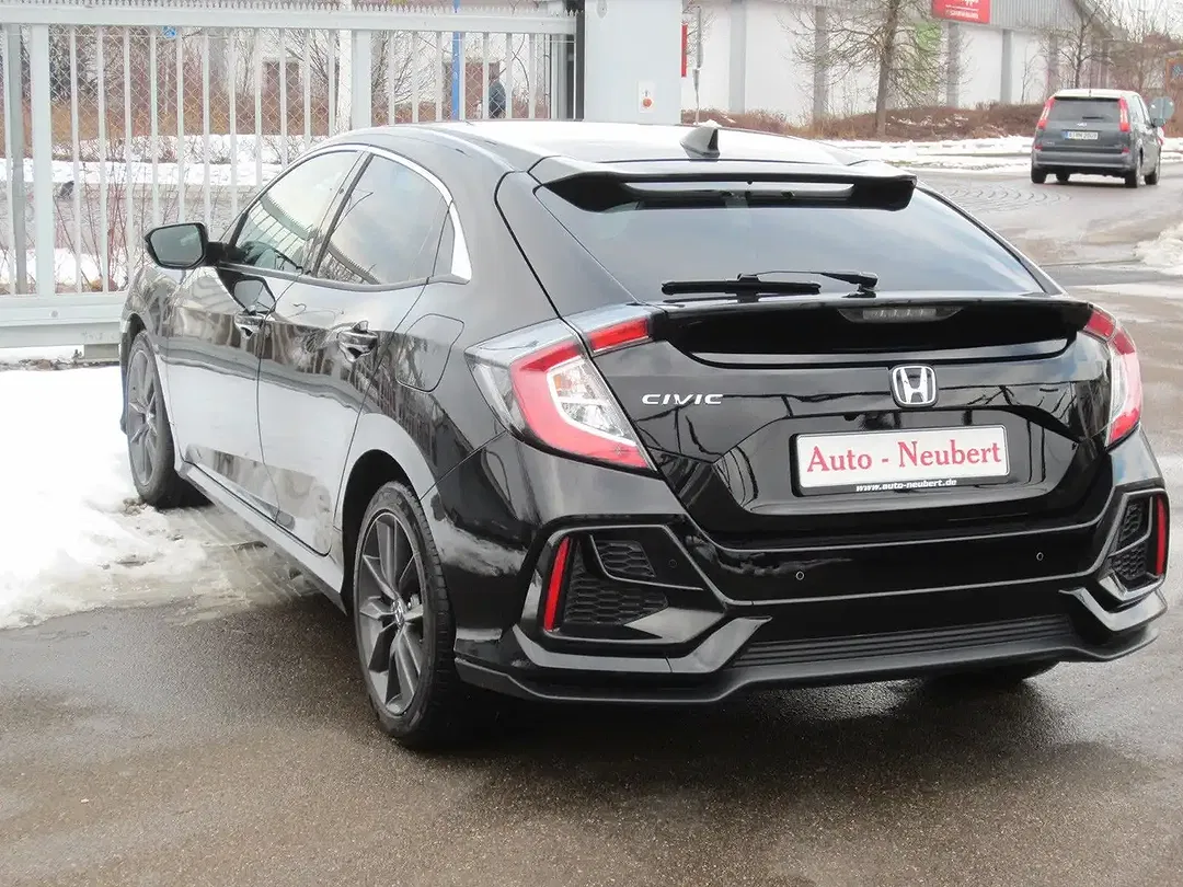 Honda Civic - Thumbnail 4