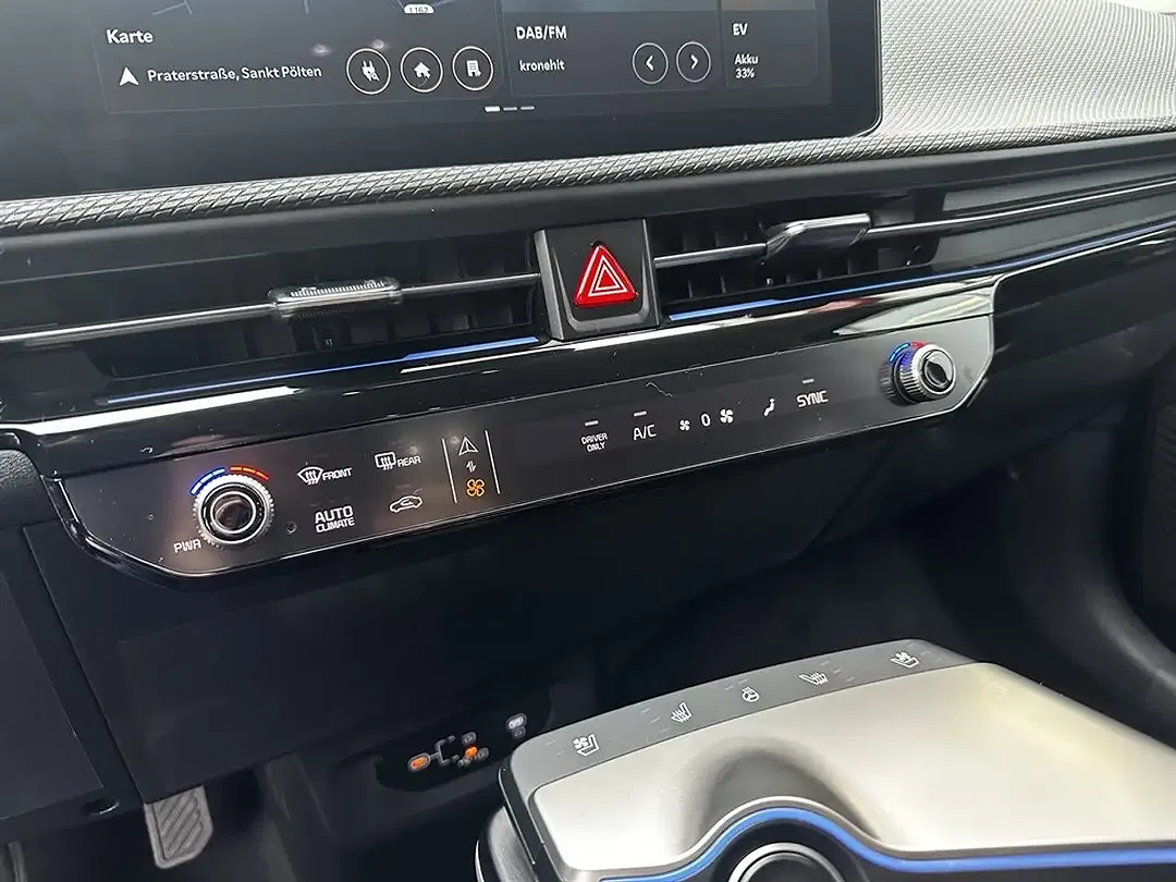 Kia EV6 - Thumbnail 11