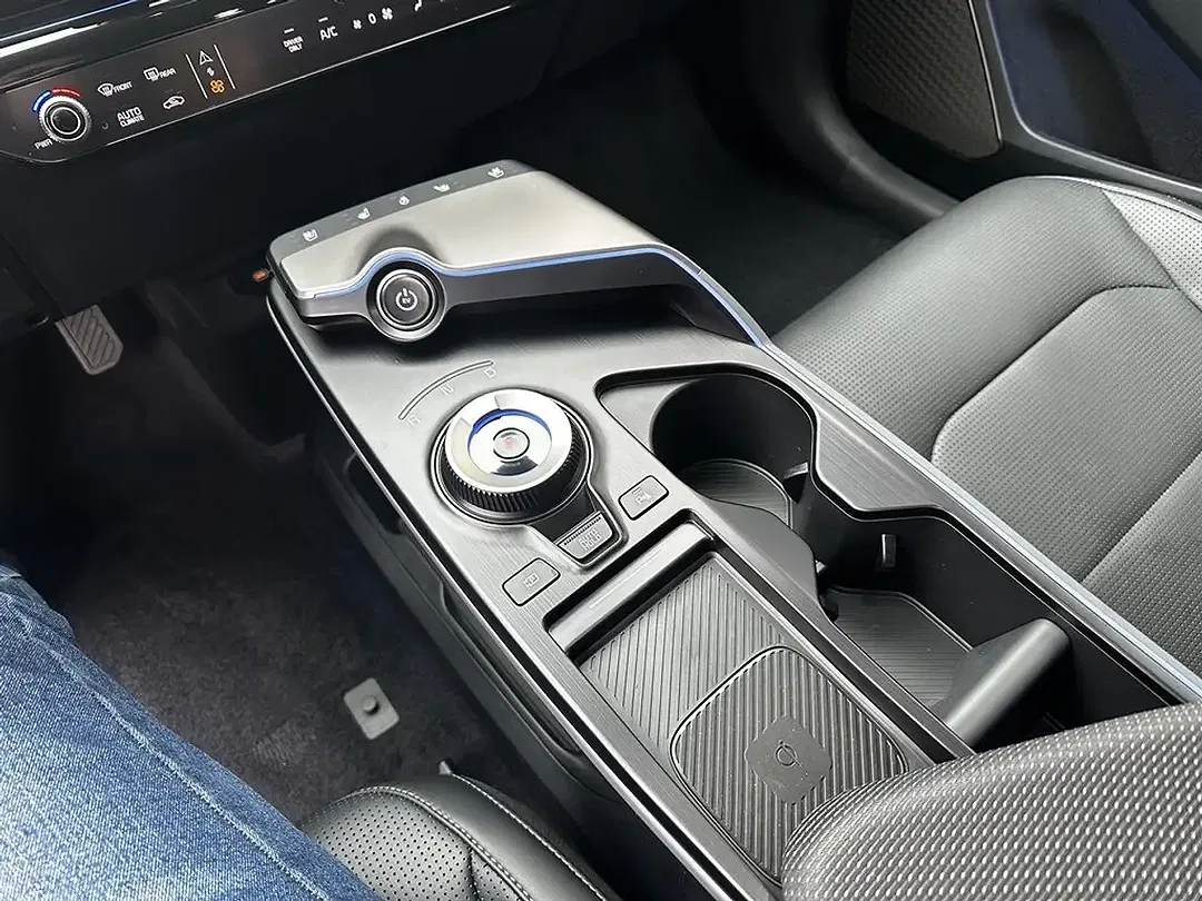 Kia EV6 - Thumbnail 12
