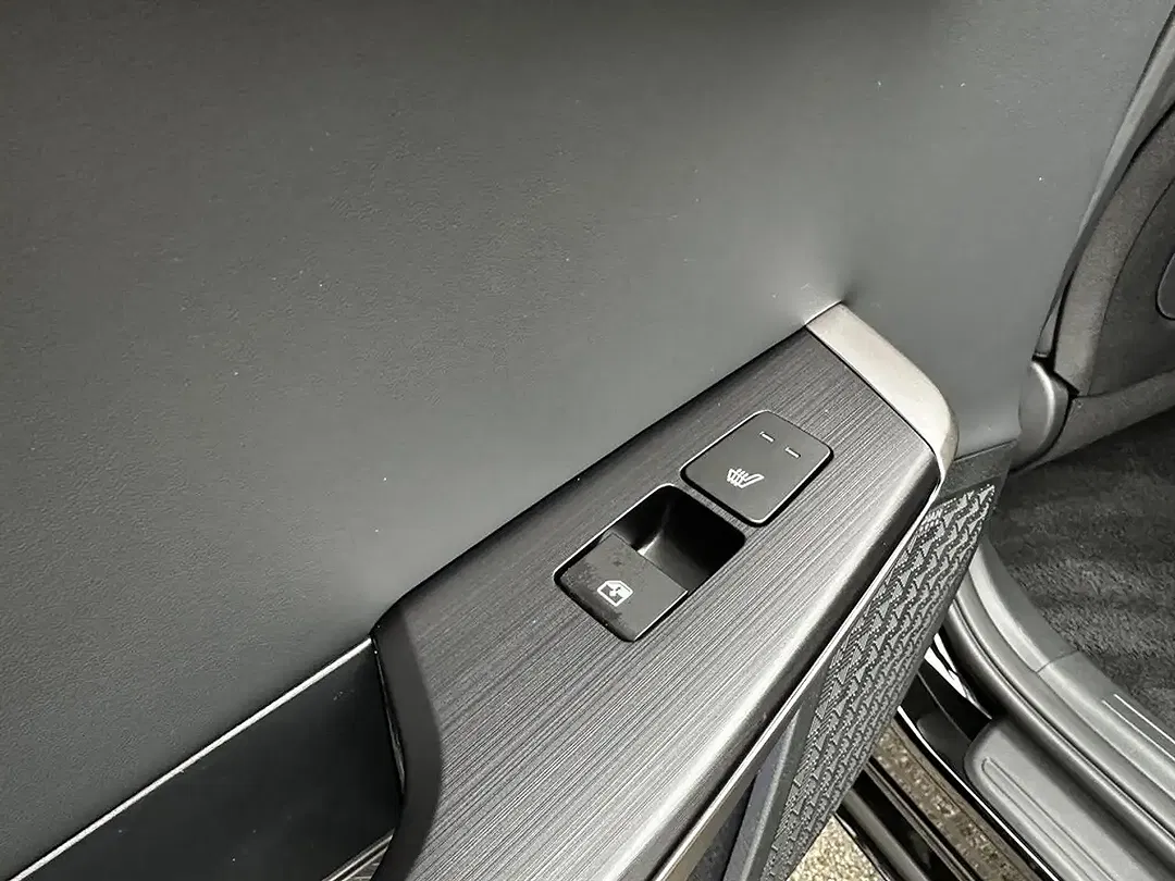 Kia EV6 - Thumbnail 15