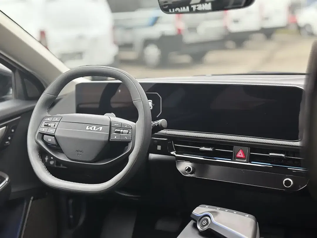Kia EV6 - Thumbnail 3
