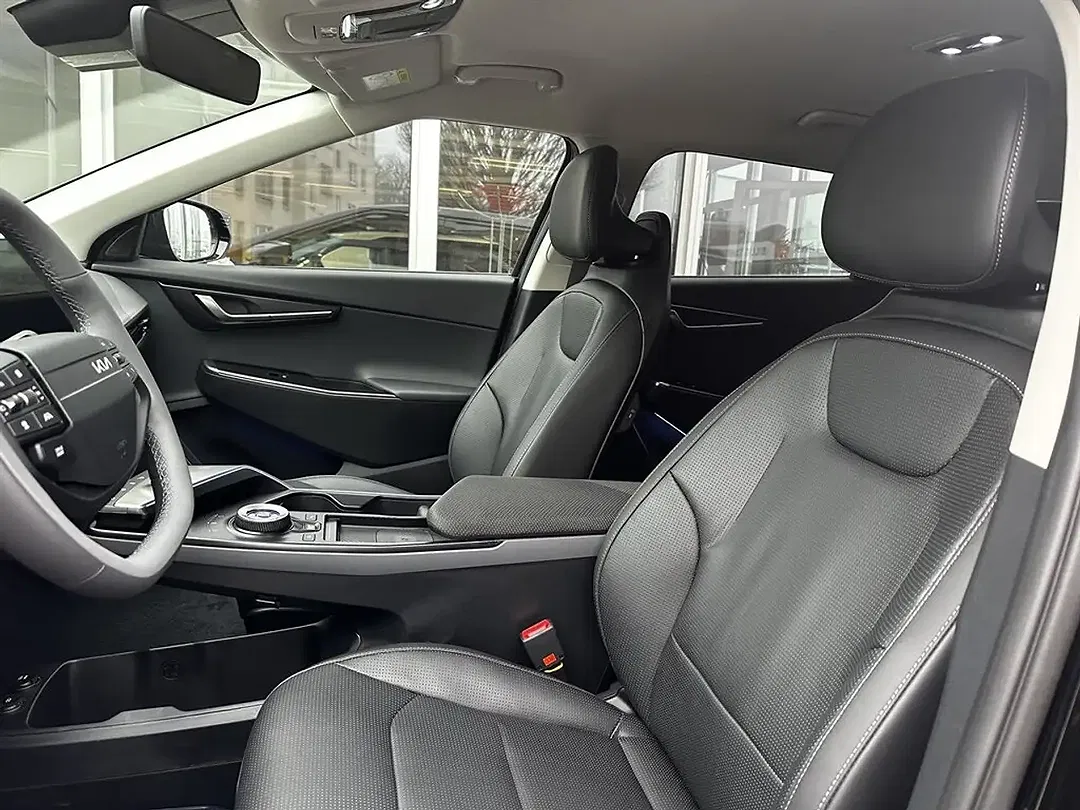 Kia EV6 - Thumbnail 7