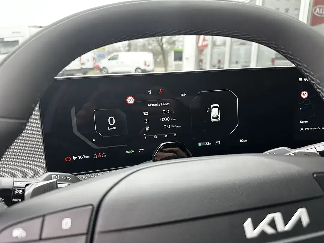 Kia EV6 - Thumbnail 9