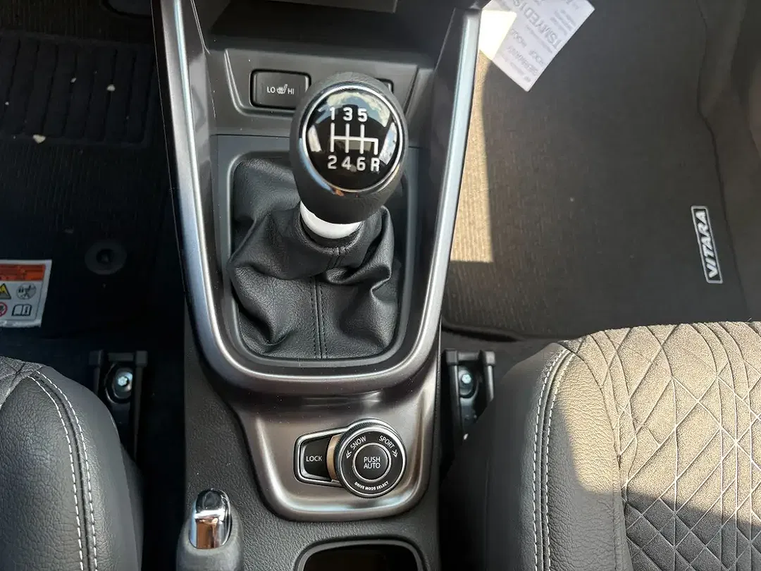 Suzuki Vitara - Thumbnail 13