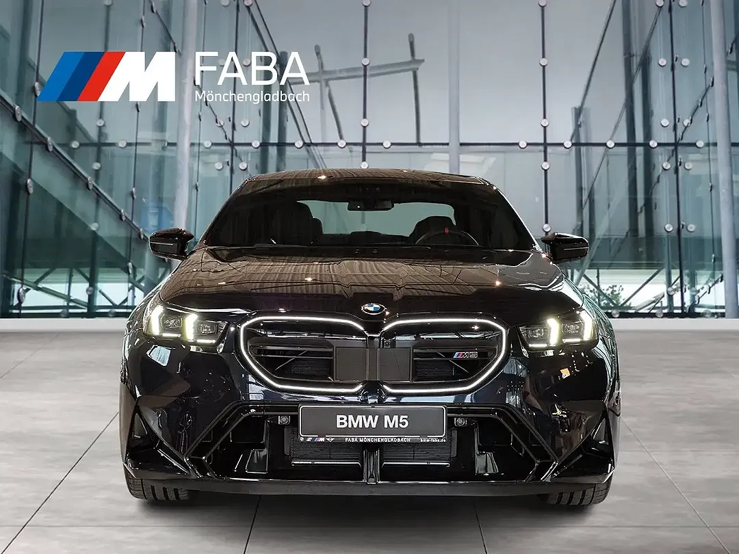 BMW M5 - Thumbnail 4