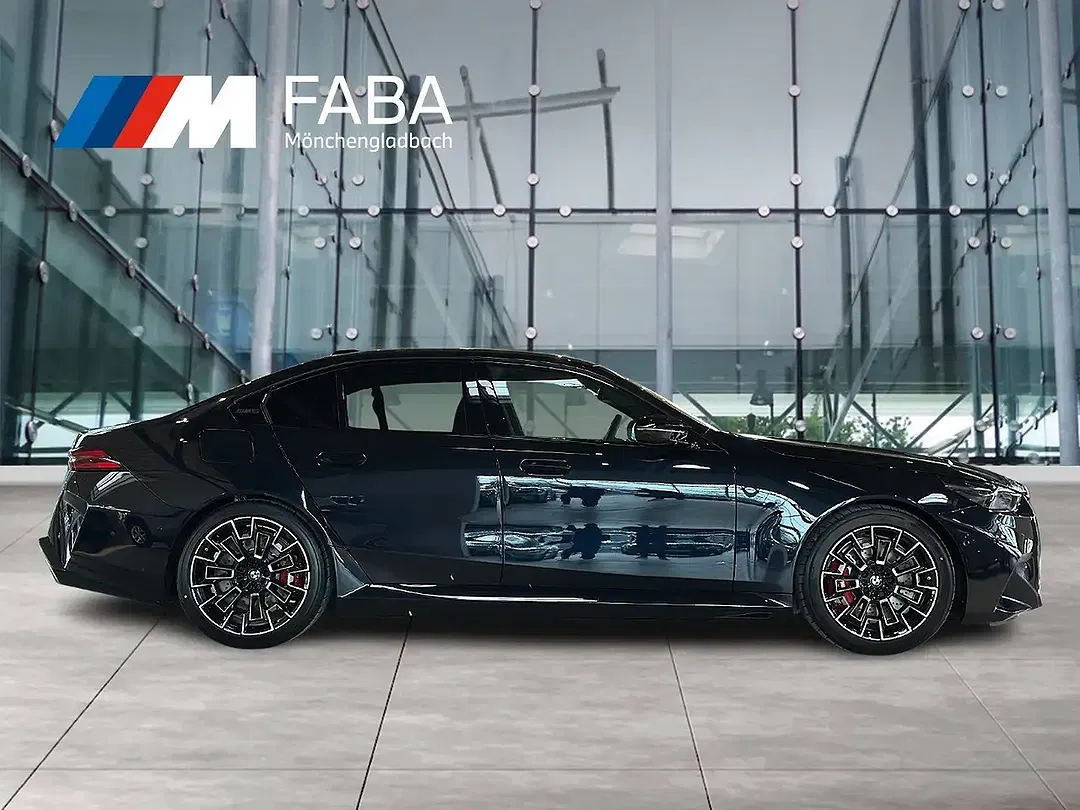 BMW M5 - Thumbnail 5