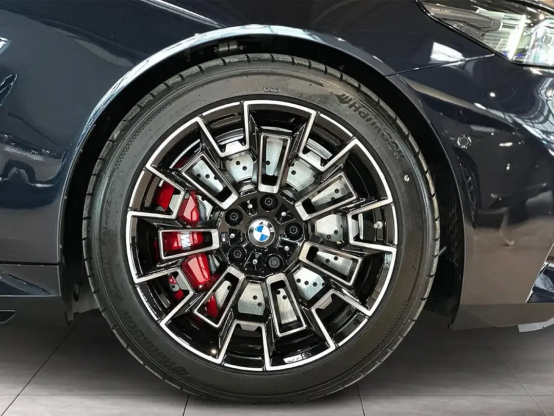 BMW M5 - Thumbnail 6