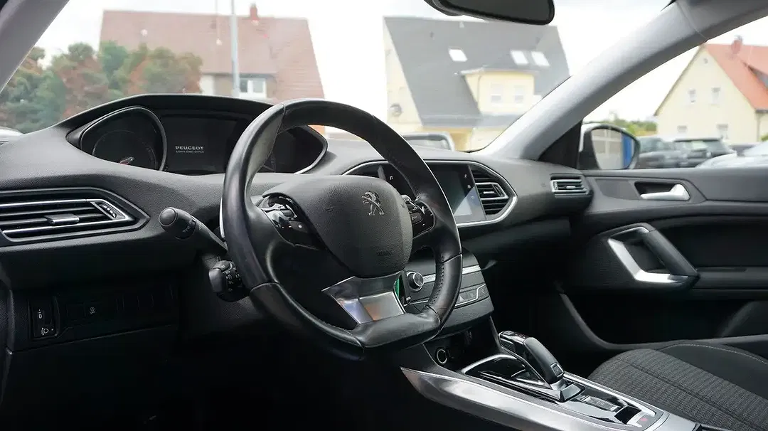 Peugeot 308 - Thumbnail 10