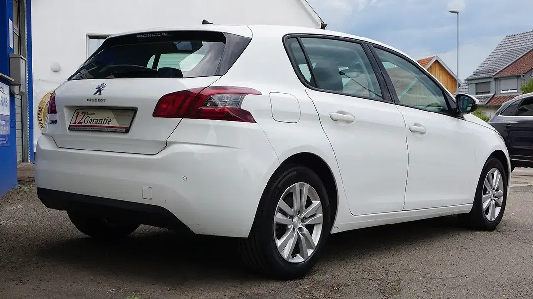 Peugeot 308 - Thumbnail 3