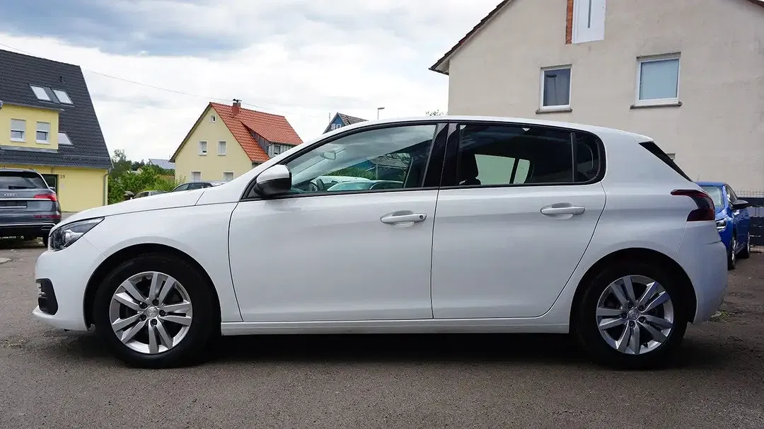 Peugeot 308 - Thumbnail 6