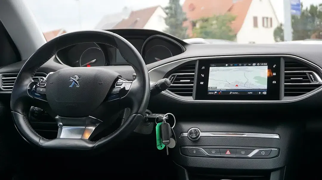Peugeot 308 - Thumbnail 7