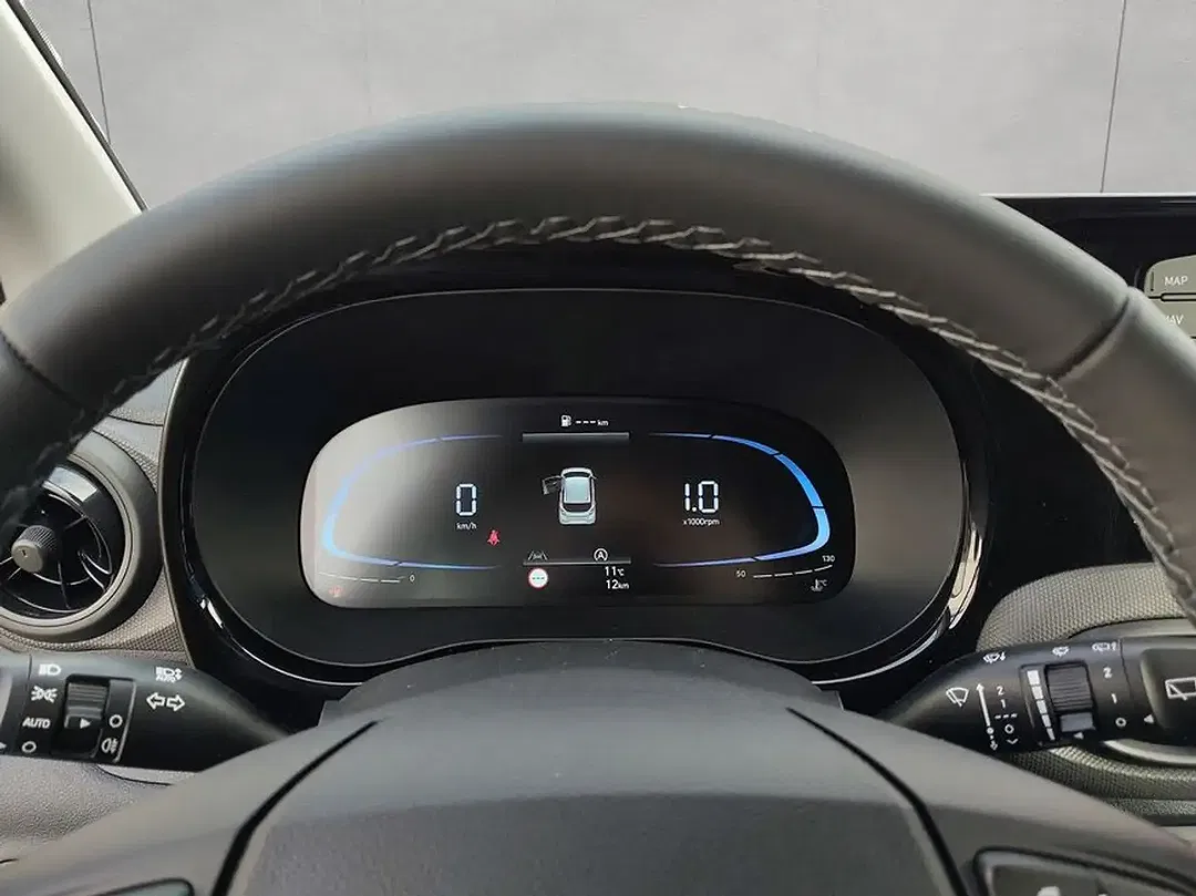 Hyundai i10 - Thumbnail 12