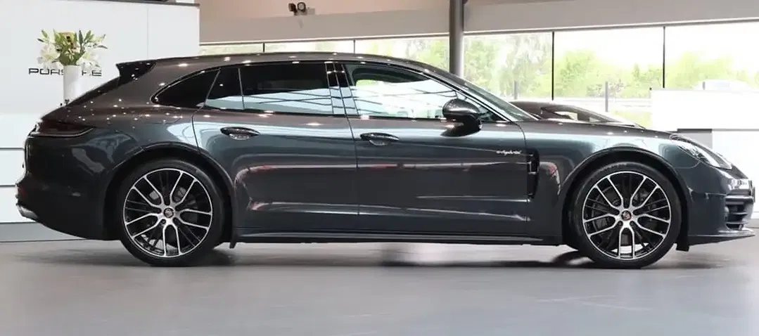 Porsche Panamera - Thumbnail 4