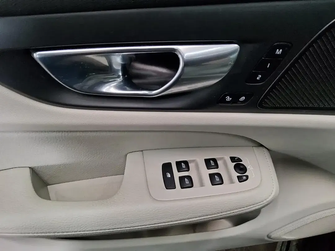Volvo V60 - Thumbnail 9