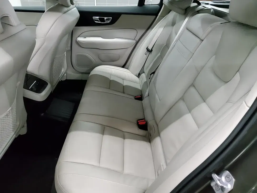 Volvo V60 - Thumbnail 12