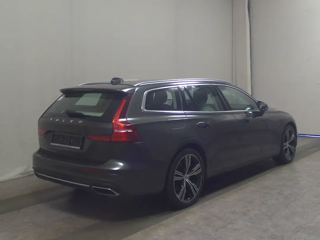 Volvo V60 - Thumbnail 3