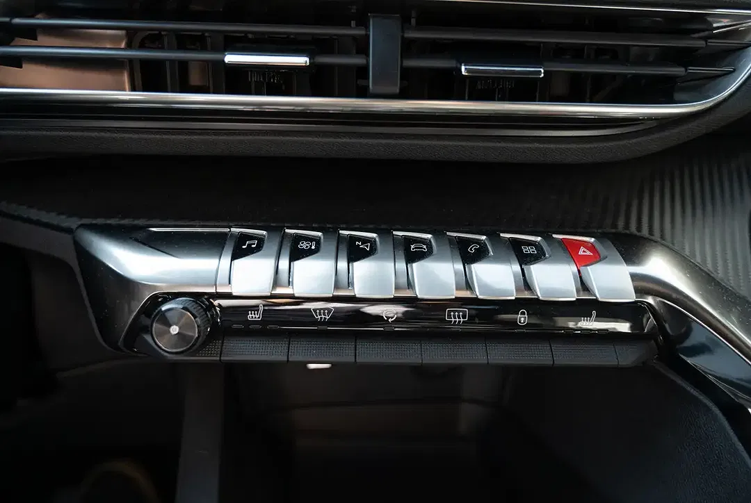 Peugeot 3008 - Thumbnail 10