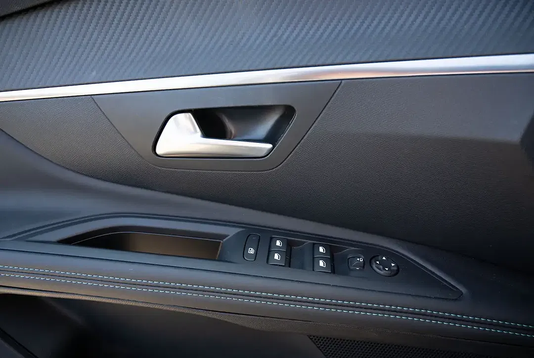 Peugeot 3008 - Thumbnail 13