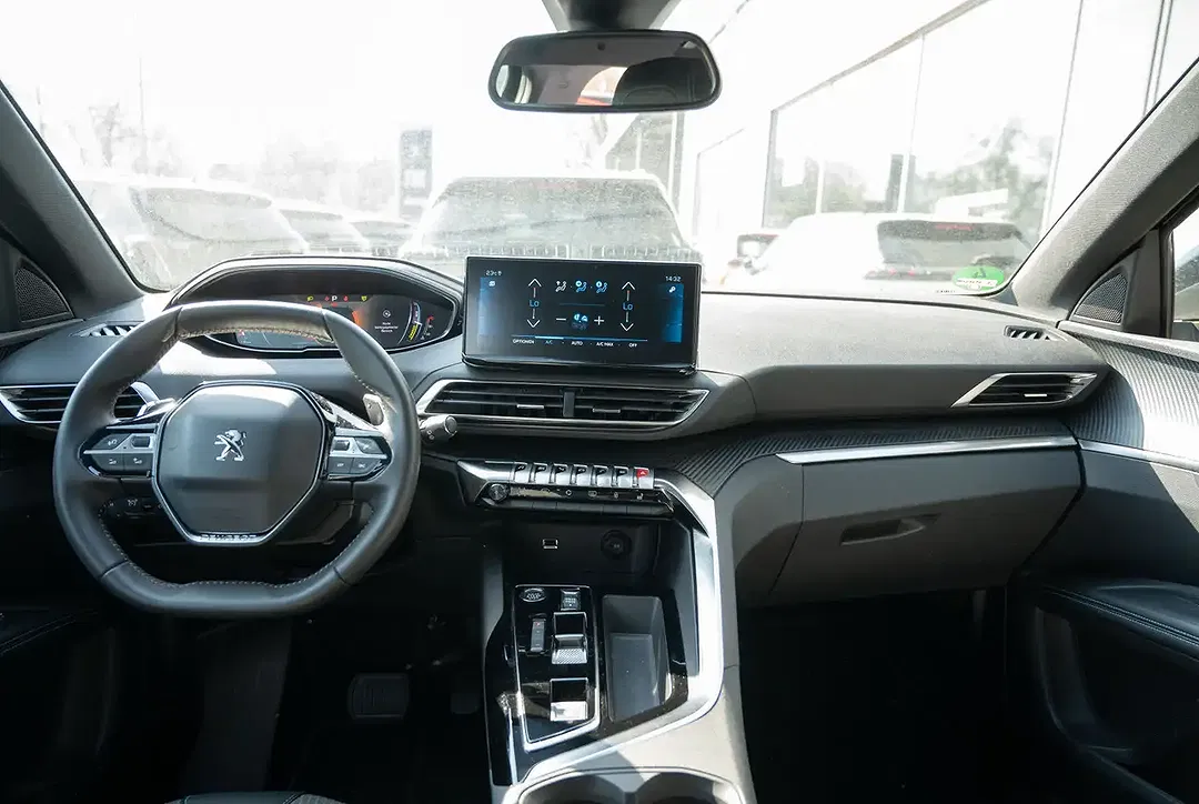 Peugeot 3008 - Thumbnail 6