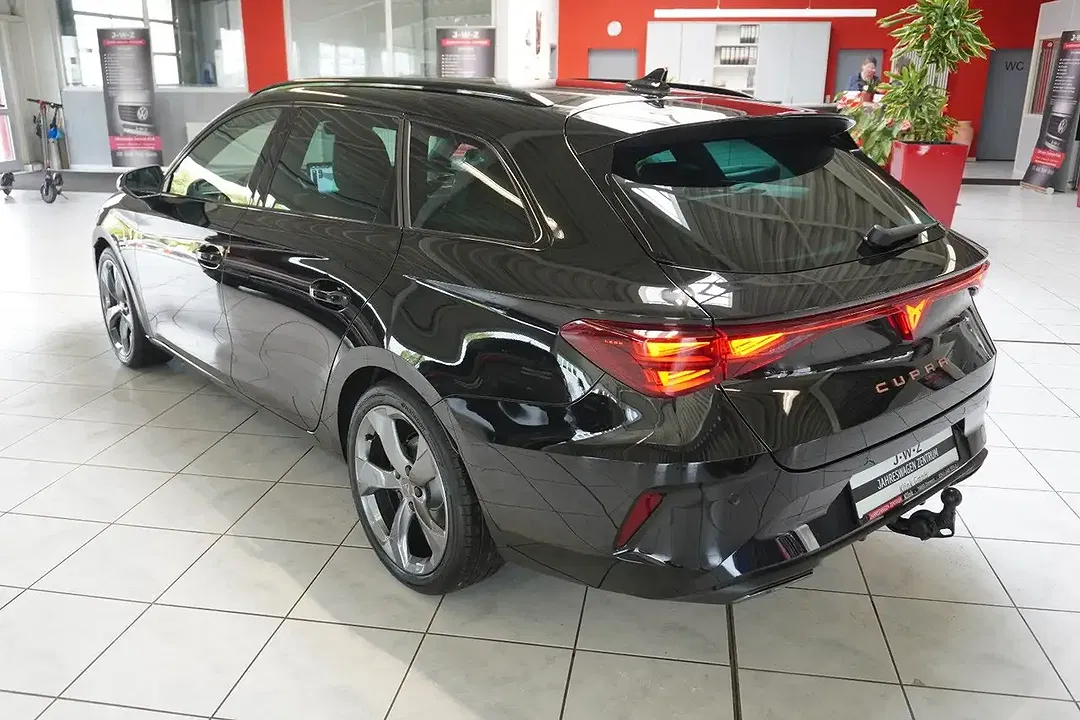 CUPRA Leon - Thumbnail 4