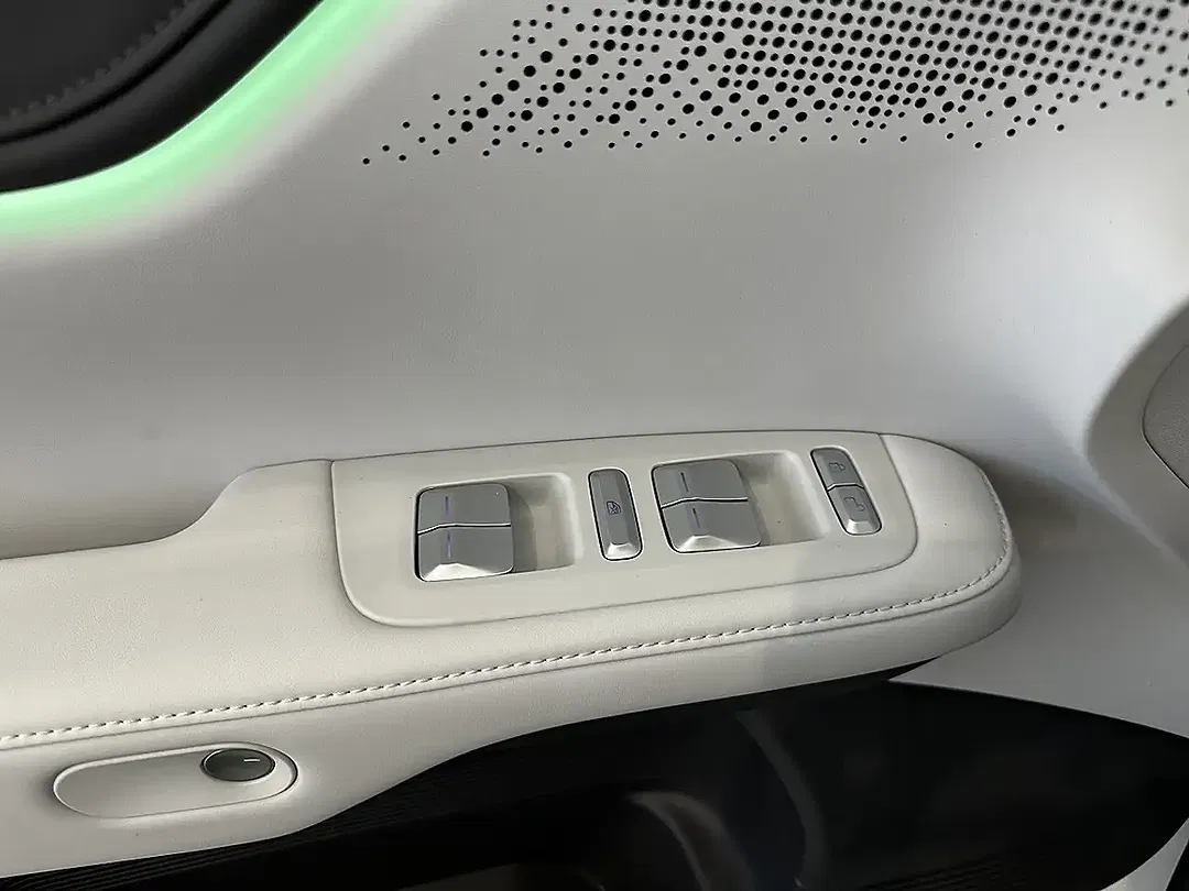 Xpeng G6 - Thumbnail 11
