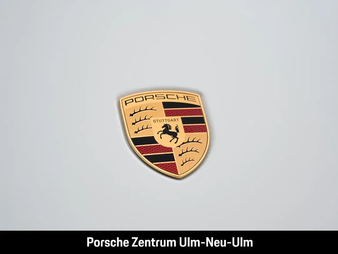 Porsche Taycan - Thumbnail 14