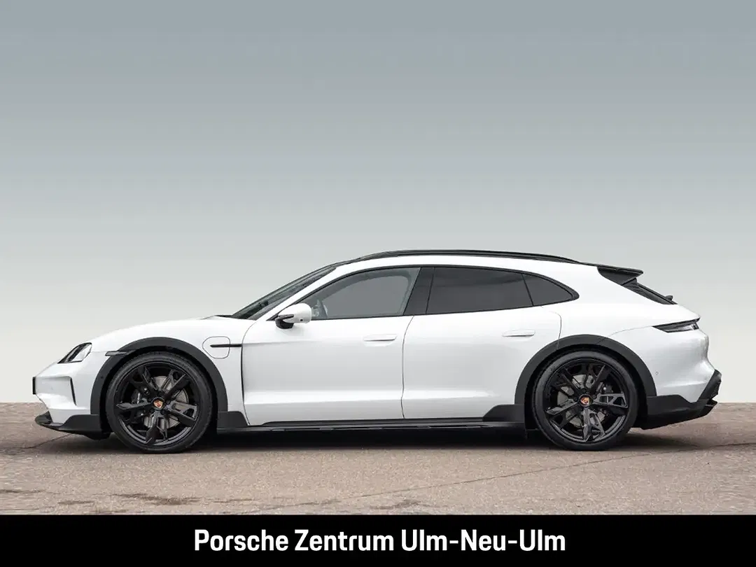 Porsche Taycan - Thumbnail 2