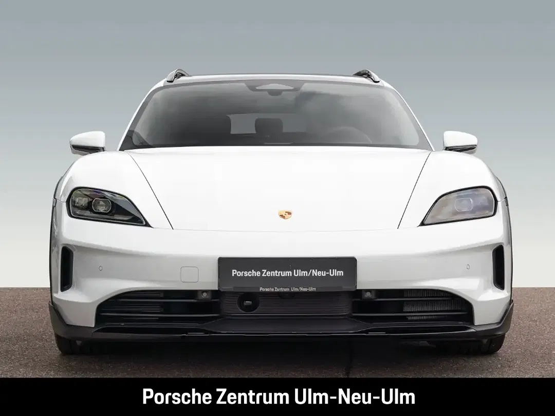 Porsche Taycan - Thumbnail 7