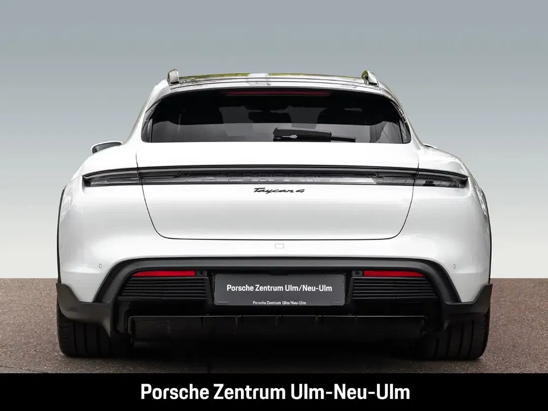 Porsche Taycan - Thumbnail 8