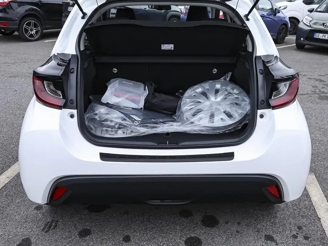 Toyota Yaris - Thumbnail 10