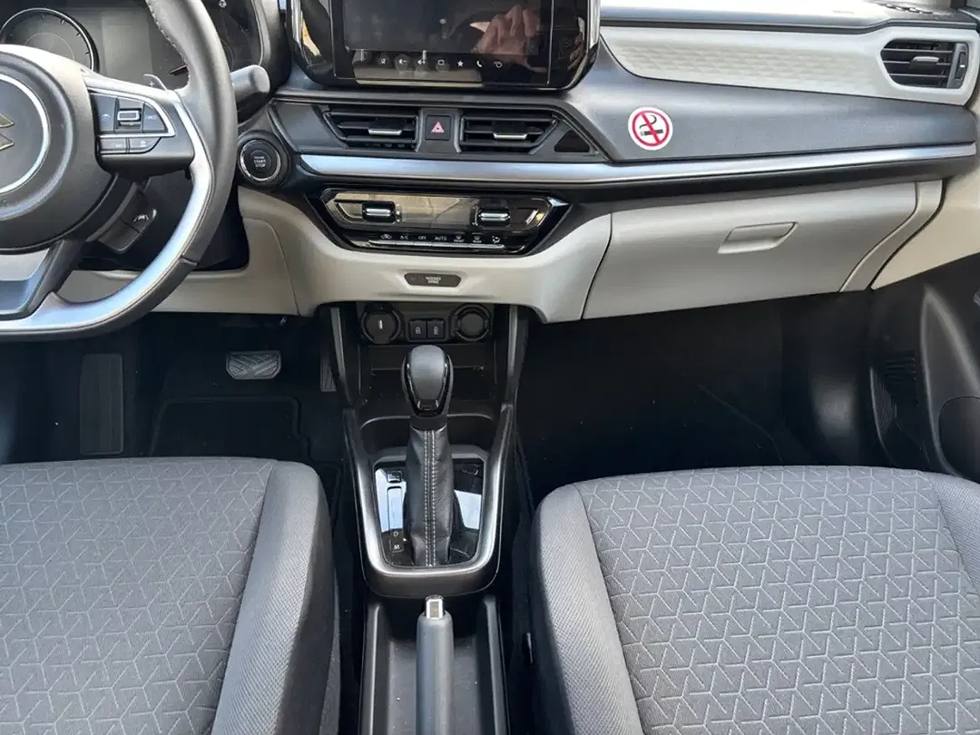 Suzuki Swift - Thumbnail 11