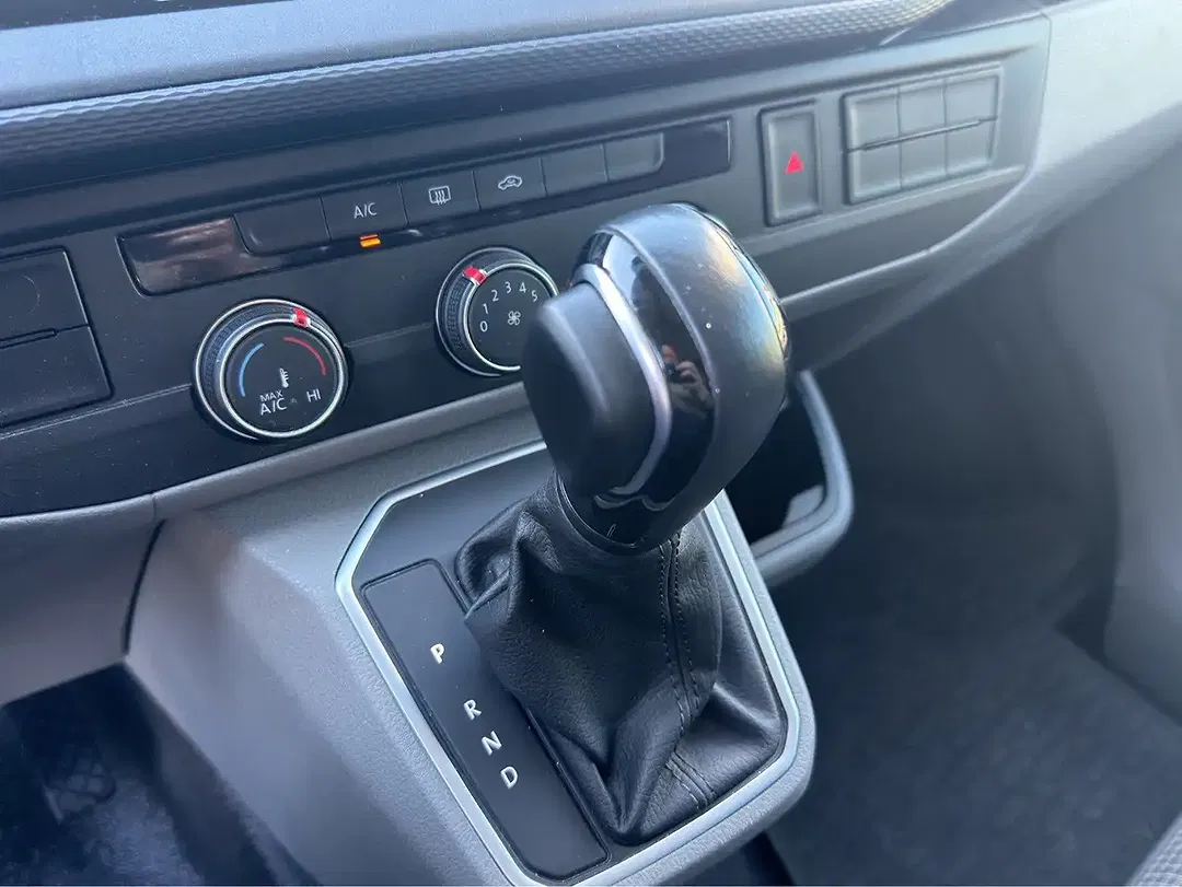 Volkswagen Transporter - Thumbnail 11