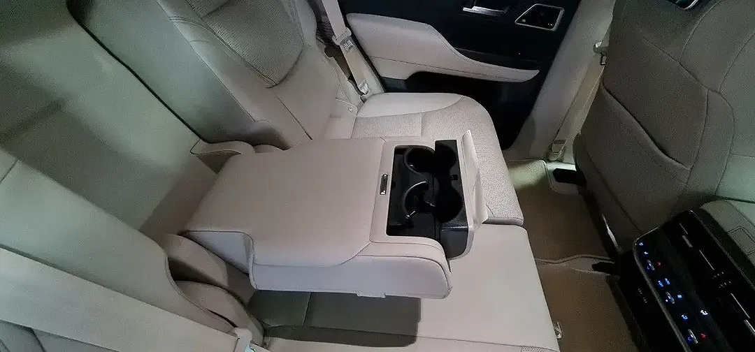 Toyota Land Cruiser - Thumbnail 25