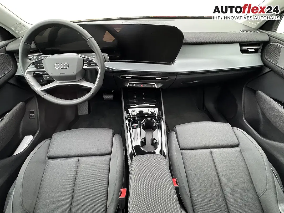 Audi Q3 - Thumbnail 11