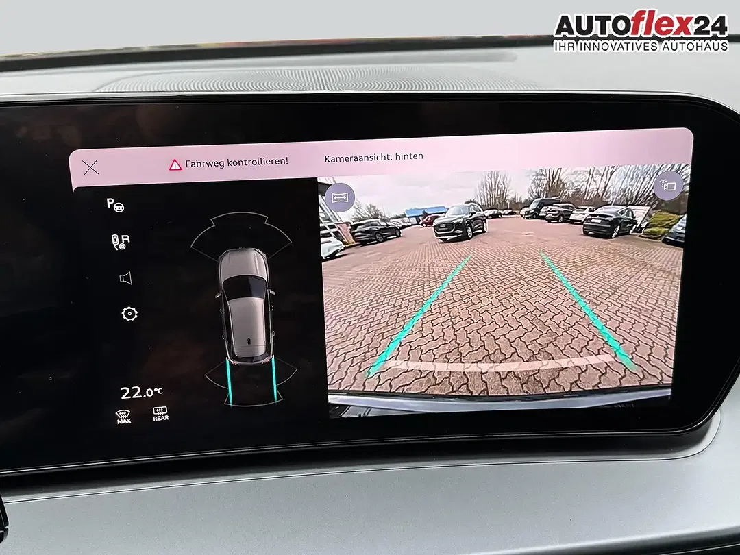 Audi Q3 - Thumbnail 15