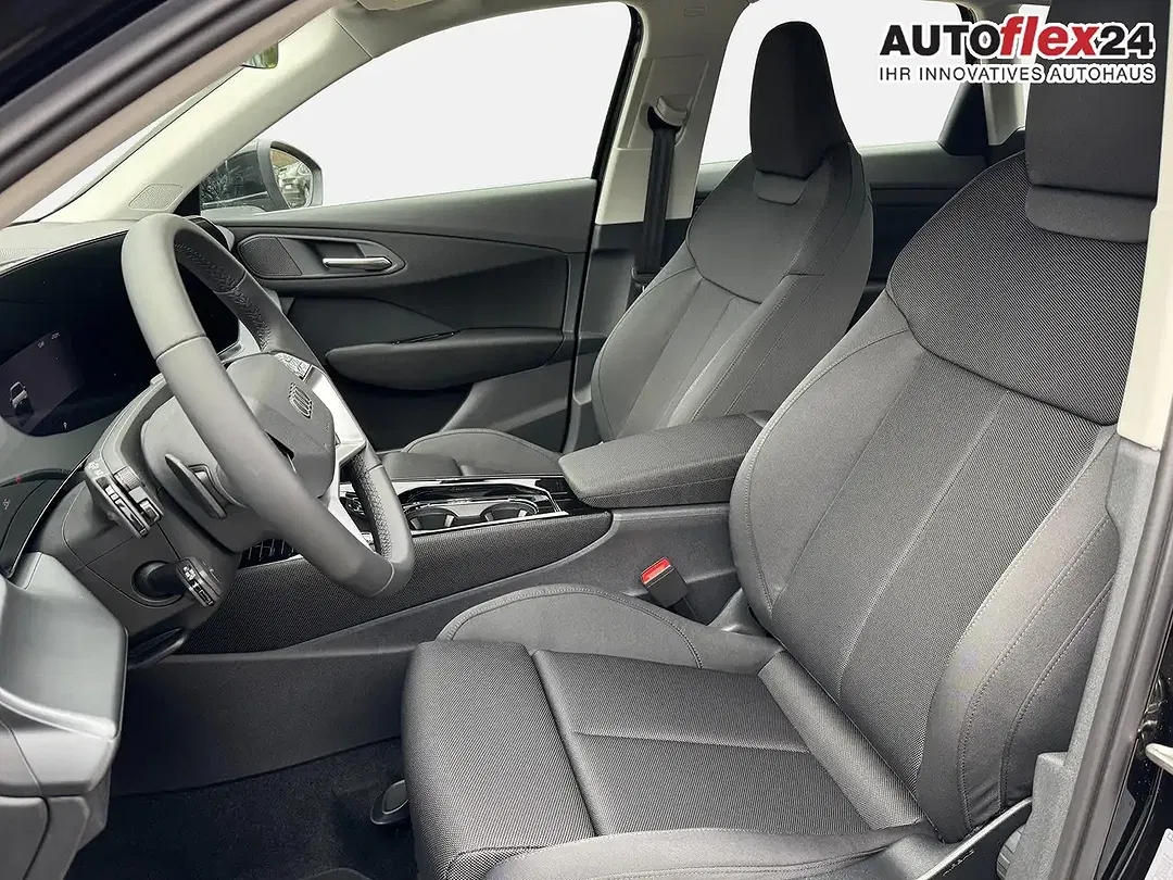 Audi Q3 - Thumbnail 8