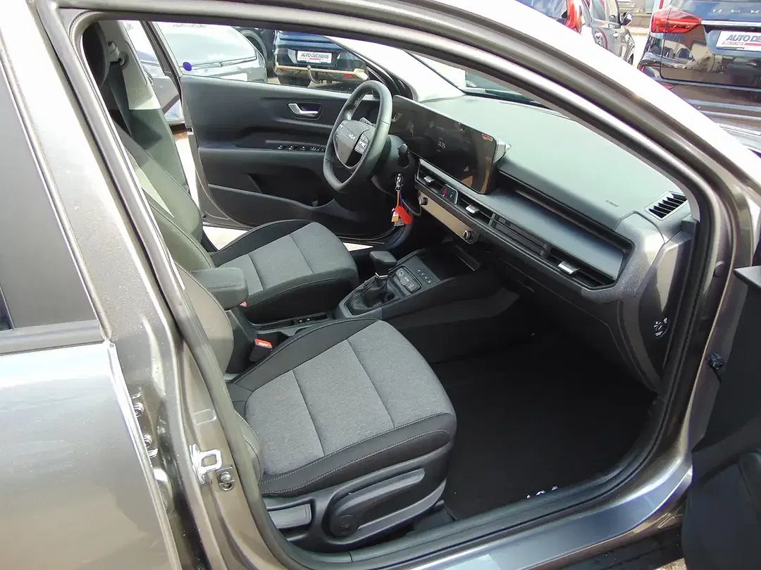 Kia Stonic - Thumbnail 11