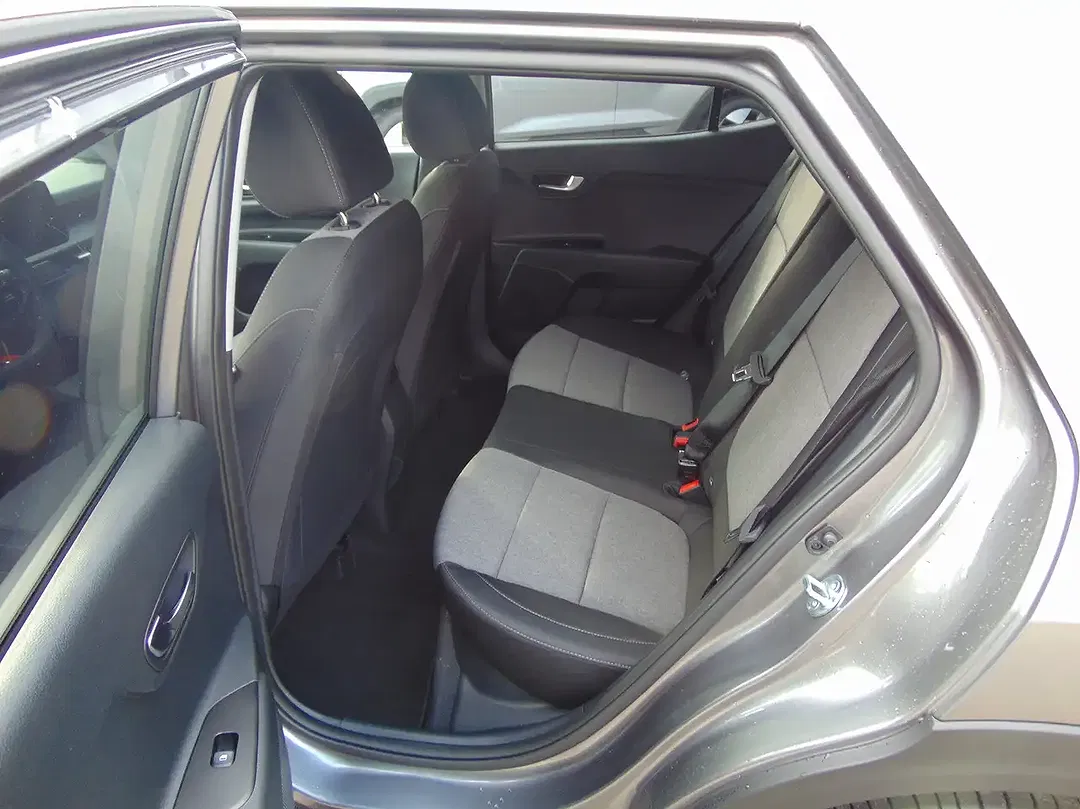 Kia Stonic - Thumbnail 9