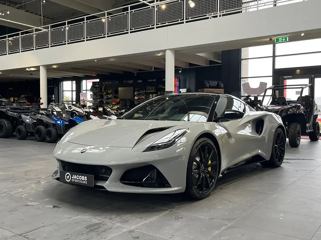Lotus Emira - Thumbnail 1