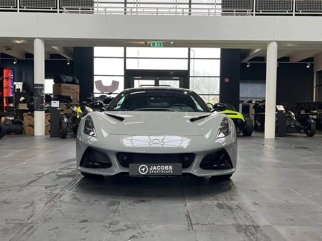 Lotus Emira - Thumbnail 2