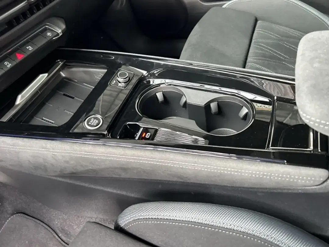 Audi Q3 - Thumbnail 9