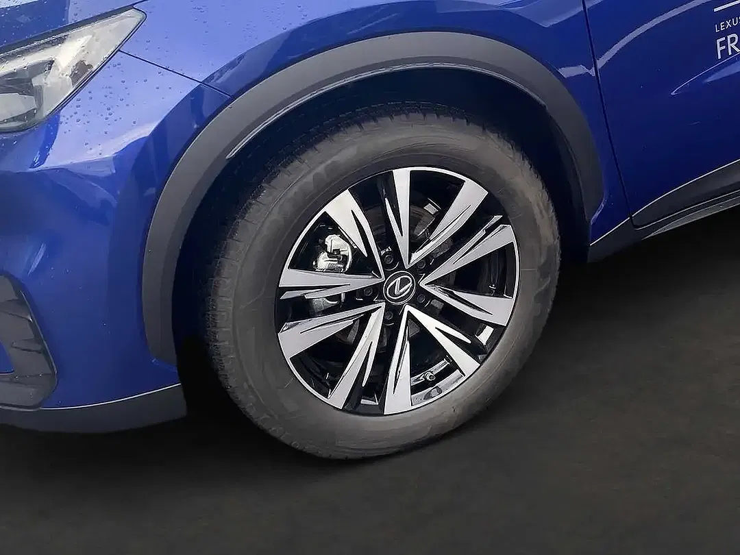 Lexus LBX - Thumbnail 7