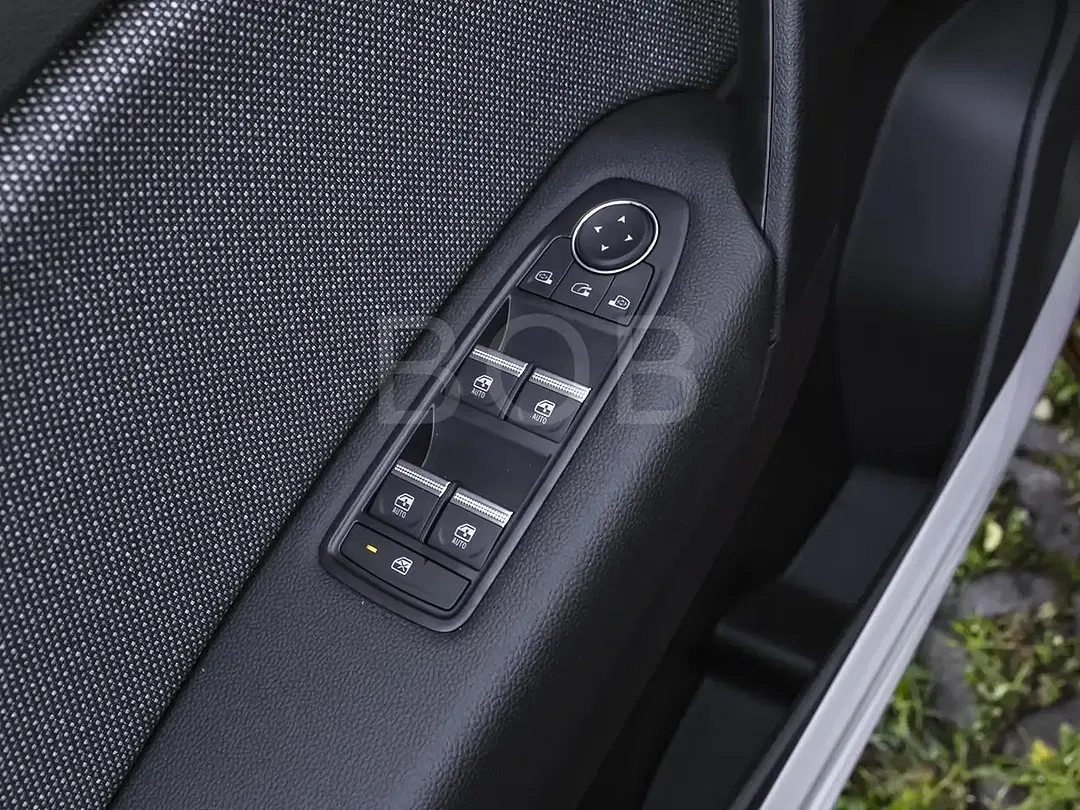 Renault Captur - Thumbnail 12